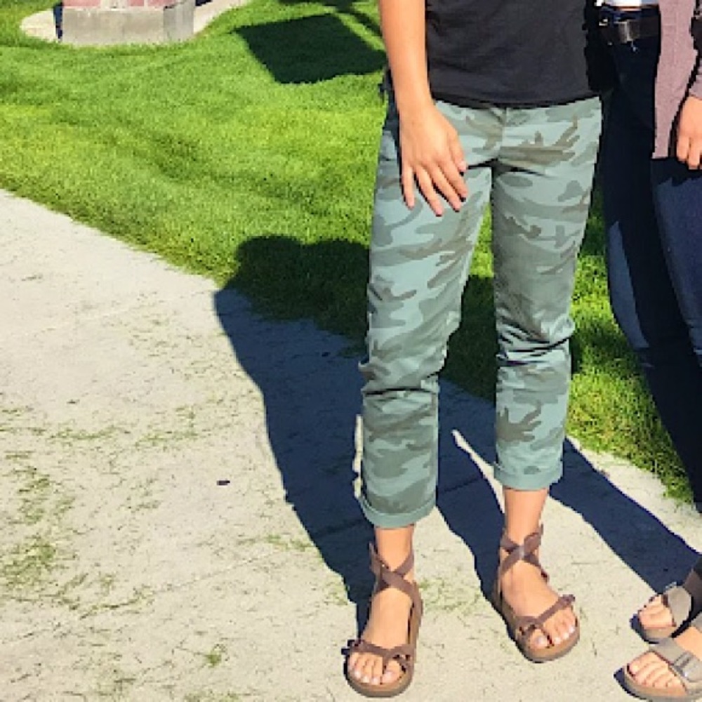 Girlfriend Chino Gap Camo Pants